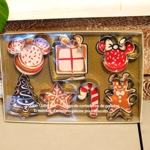 Disney mickey mouse holiday cookie cutter set nwt